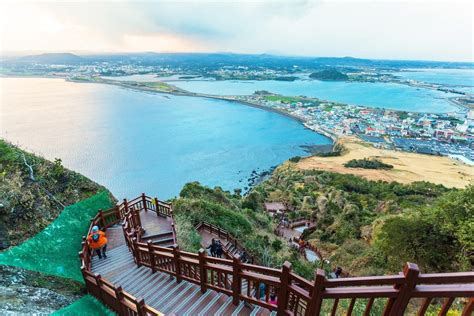 제주도 추천: 바람이 말을 타고 달리는 섬